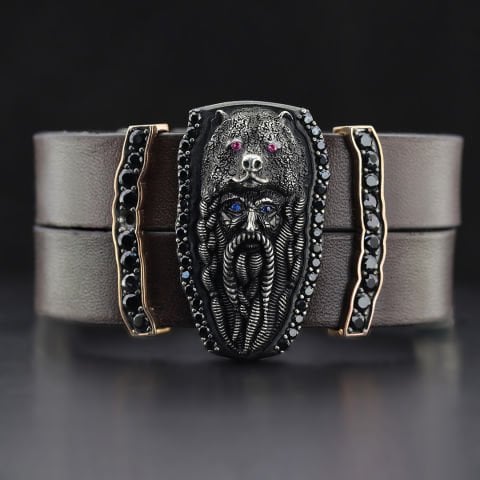 Ayı Şapkalı Adam Figürlü Bileklik