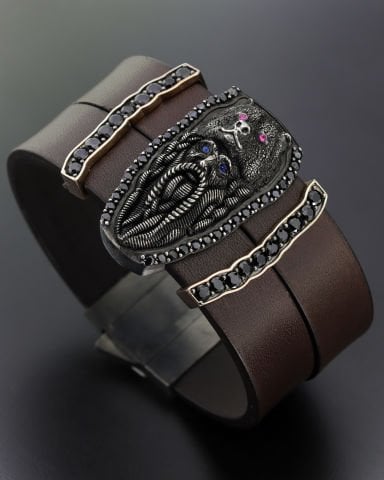 Ayı Şapkalı Adam Figürlü Bileklik