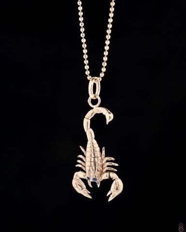 Akrep Figürlü Kolye