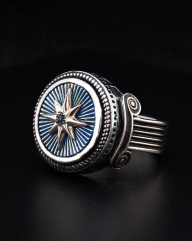 Kutup Yıldızı Figürlü, Yan Detaylarında Antik Roma Sütun Deseni İşlenmiş Yüzük