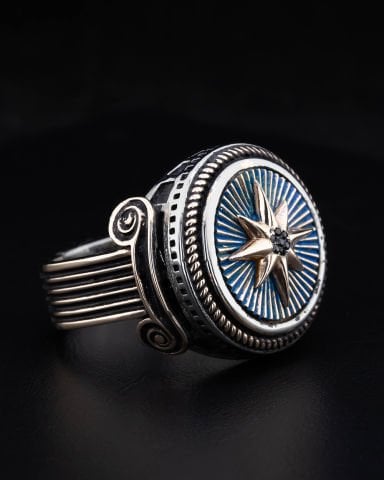 Kutup Yıldızı Figürlü, Yan Detaylarında Antik Roma Sütun Deseni İşlenmiş Yüzük