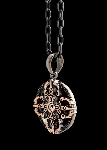 Pusula Figürlü Kolye