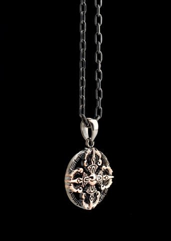 Pusula Figürlü Kolye