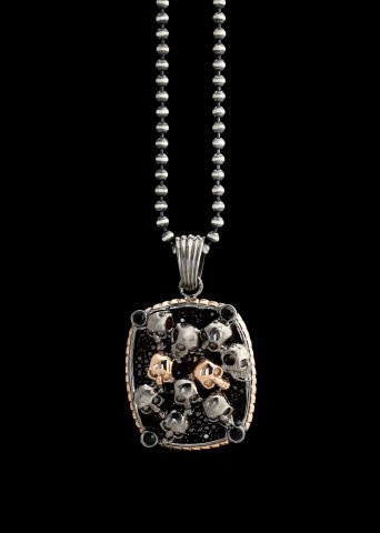 Kurukafa Figürlü Kolye