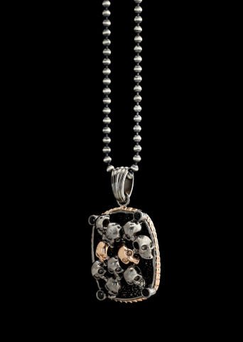 Kurukafa Figürlü Kolye