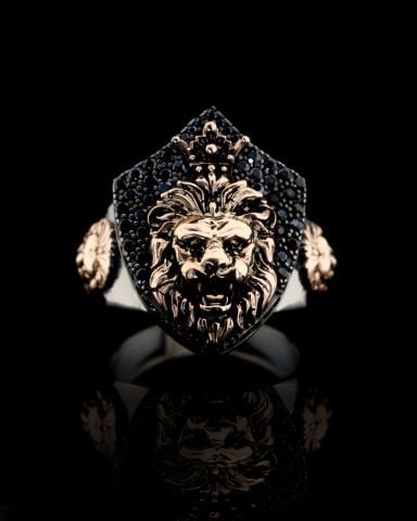 Kalkan Ve Aslan Figürlü Yüzük