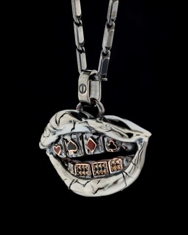 Kumarbaz Koleksiyonu İskambil Kağıdı Figürlü Üç Boyutlu Dudak Kolye