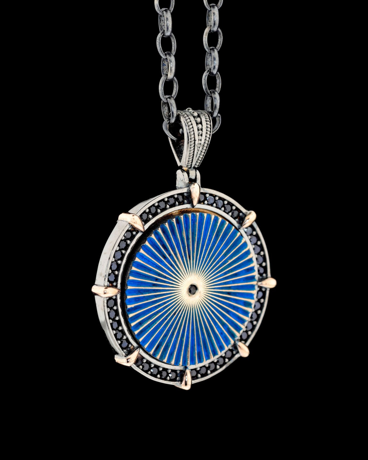 Yaşam Çarkı Figürlü Kolye