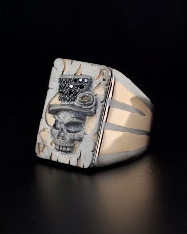 Kumarbaz Koleksiyonu İskambil Kağıdı ve Kurukafa Figürlü Yüzük