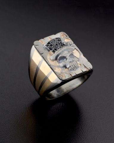 Kumarbaz Koleksiyonu İskambil Kağıdı ve Kurukafa Figürlü Yüzük