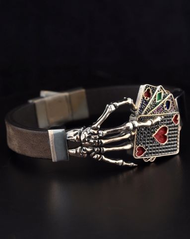 Kumarbaz Koleksiyonu İskambil Kağıdı Tutan El Figürlü Bileklik