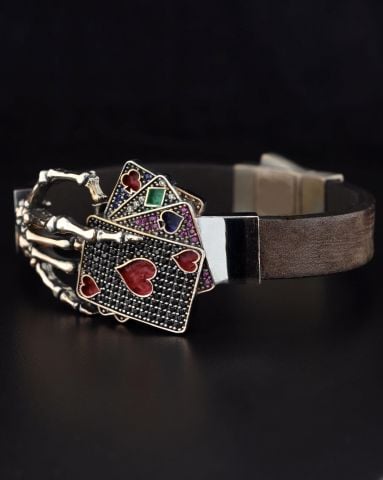 Kumarbaz Koleksiyonu İskambil Kağıdı Tutan El Figürlü Bileklik