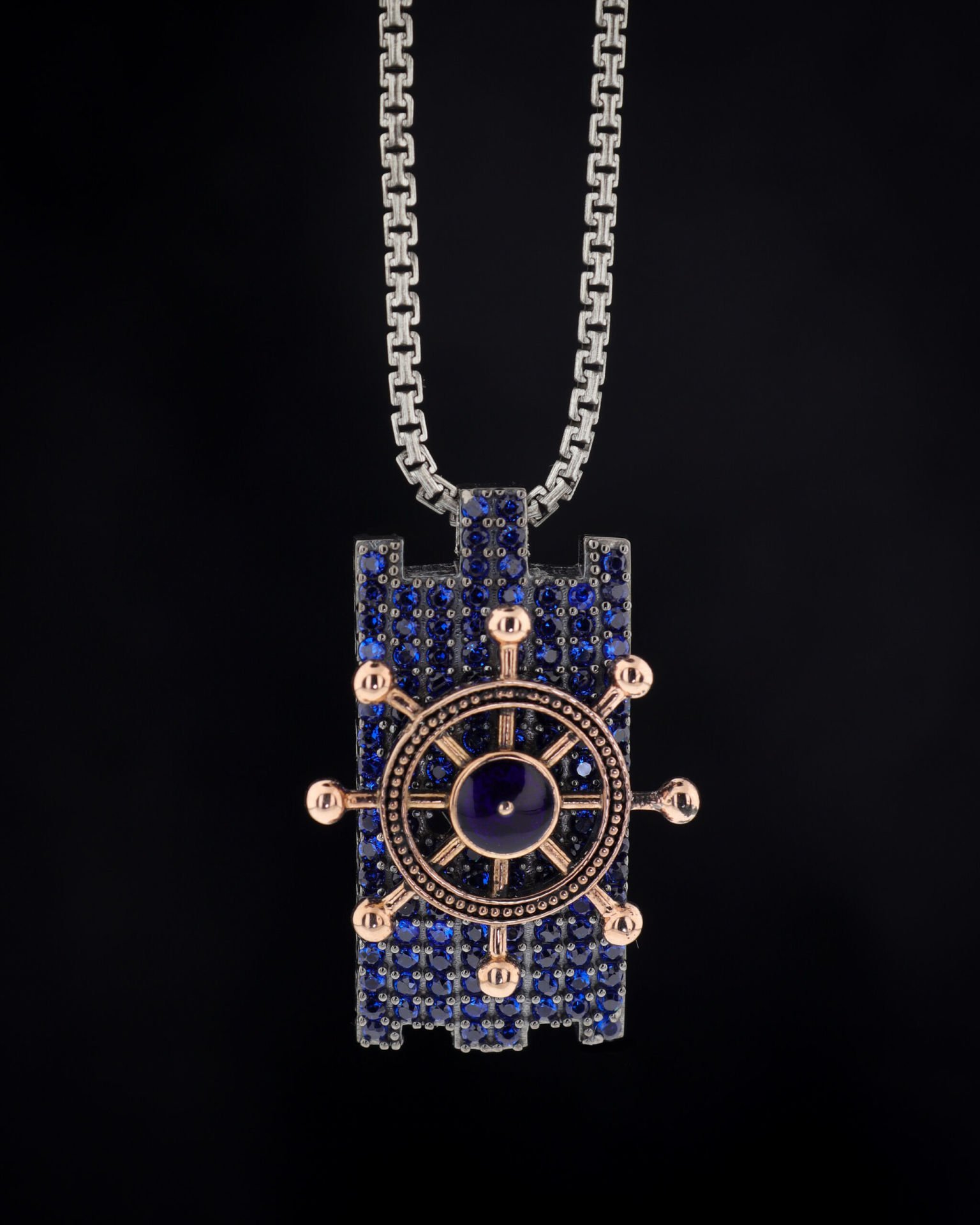 Gemi Dümeni Figürlü Kolye