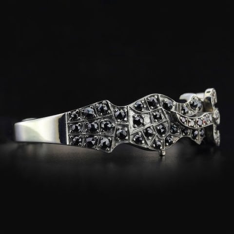 Özel Tasarım Elmas Kesim Taş İşli Kılıç Figürlü Bileklik