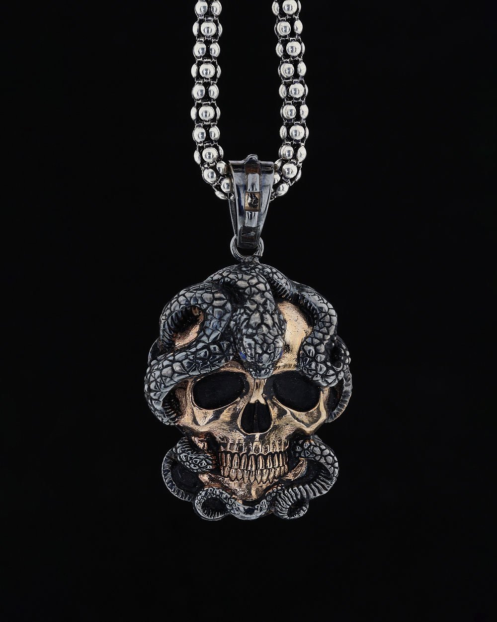 Kurukafa Ve Yılan Figürlü Kolye