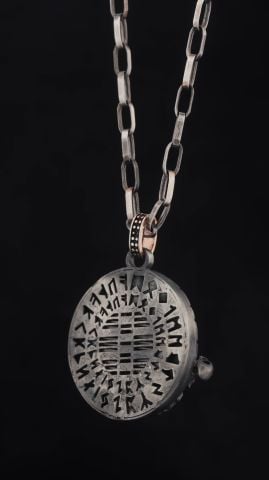 Kaplan Figürlü Vikin Pusula Kolye