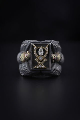 Altın Kartal Figürlü Pırlanta Taşlı Yüzük