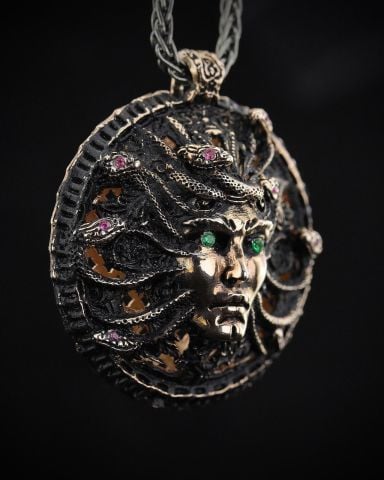 Özel Zincirli Medusa Kolye