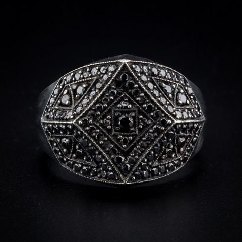 Siyah Elmas Koleksiyonu Geometrik Form Siyah Elmas Taşlı Yüzük