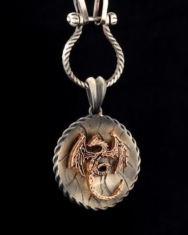 Çift Yönlü Harf Ve Ejderha Figürlü Gümüş Madalyon Kolye