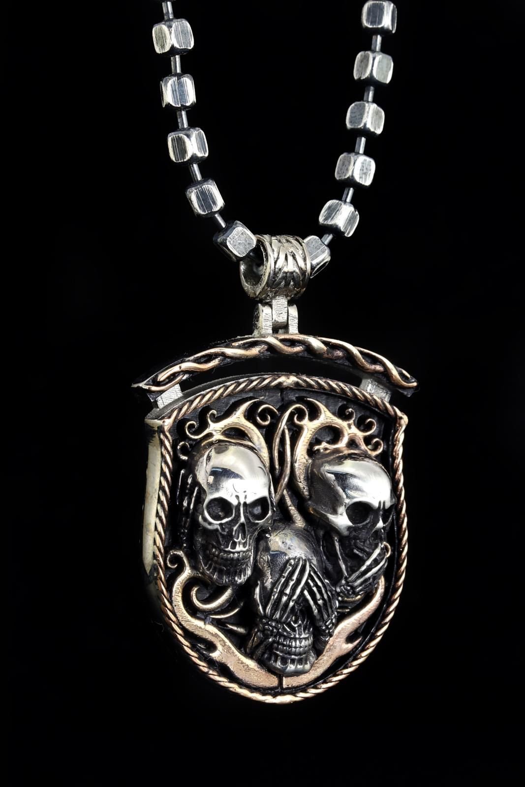 Üç Maymun Figürlü Kolye