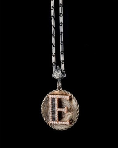 Taş İşli Harf Figürlü Madalyon Kolye