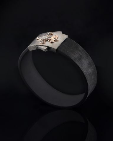 Fleur De Lis Figürlü Pırlanta Taşlı Deri Kordon Bileklik