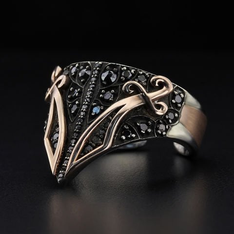 Kılıç Figürlü Pırlanta Taşlı Okçu Yüzük