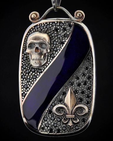 Kurukafa Ve Fleur De Lis Figürlü Kolye