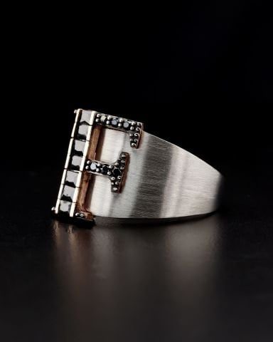 Harfli Taşlı Yüzük-F