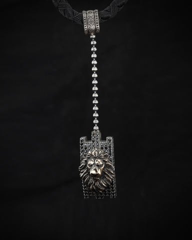 Aslan Figürlü Kolye