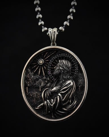 İsa Figürlü Madalyon Kolye