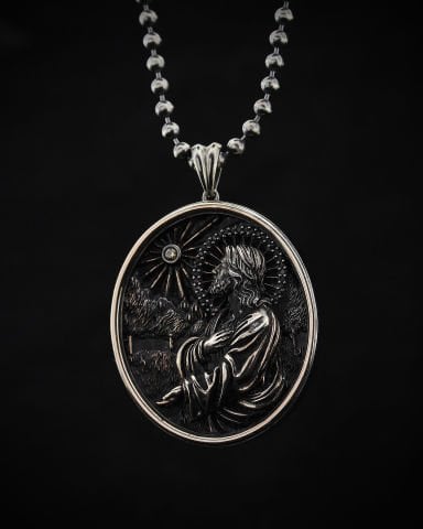 İsa Figürlü Madalyon Kolye