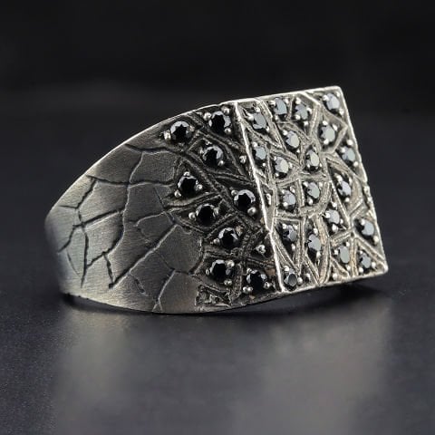 Toprak Desenli Taşlı Gümüş Yüzük