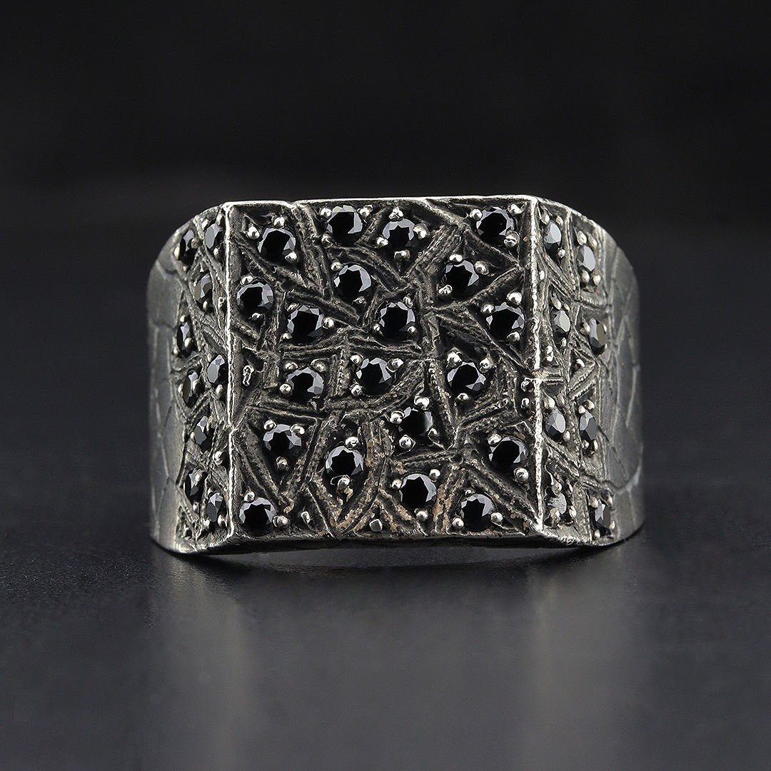 Toprak Desenli Taşlı Gümüş Yüzük