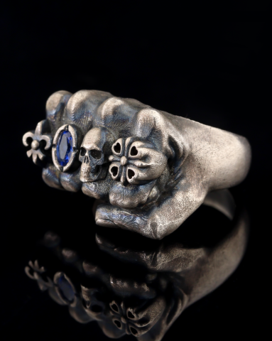 Yumruk Figürlü Yüzük