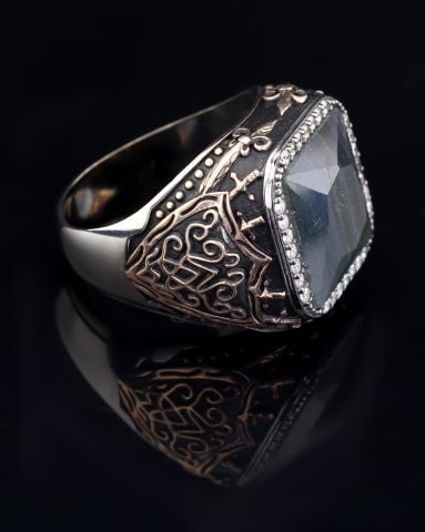 Labradorit Taşlı Kılıç Kalkan Figürlü Yüzük