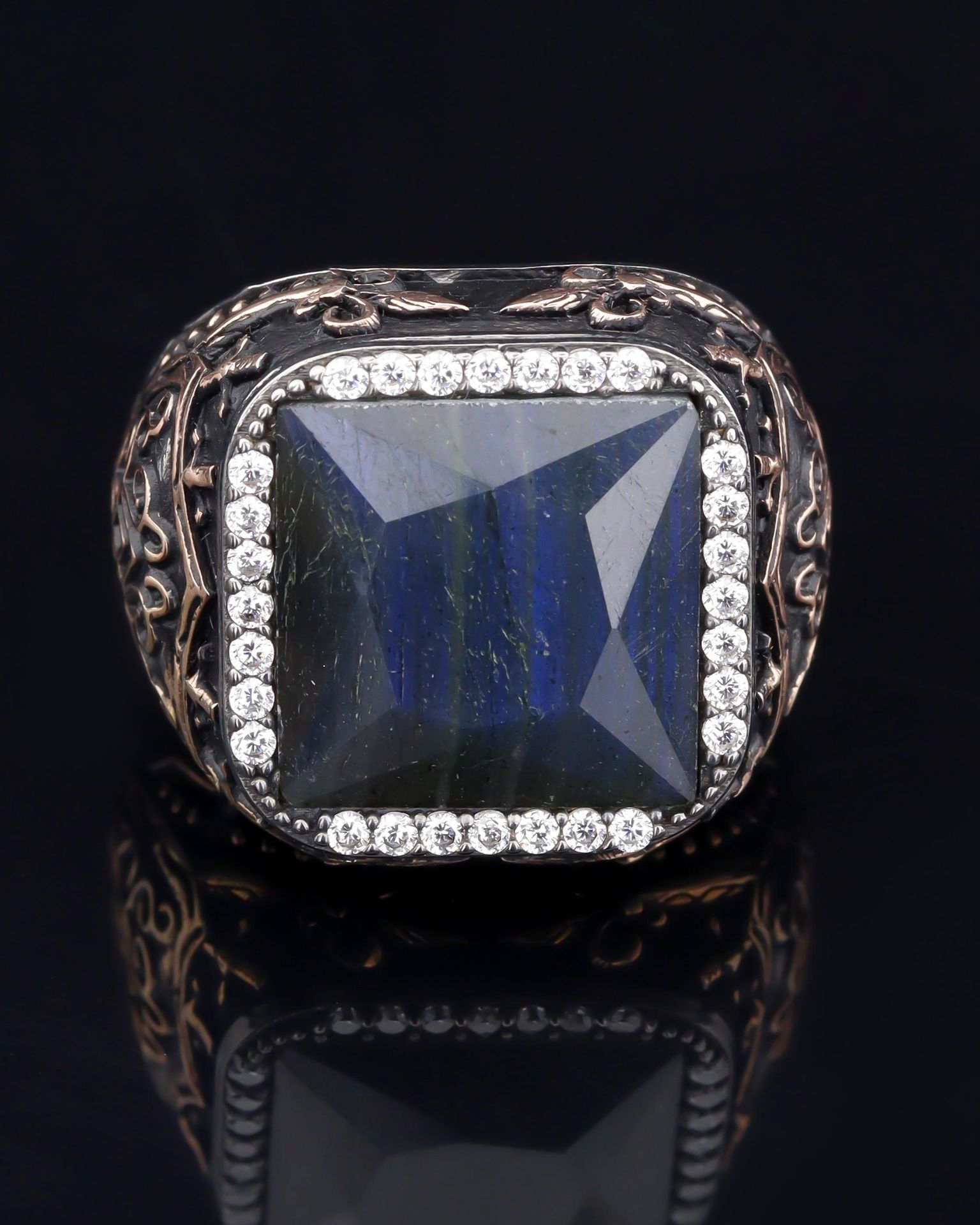 Labradorit Taşlı Kılıç Kalkan Figürlü Yüzük