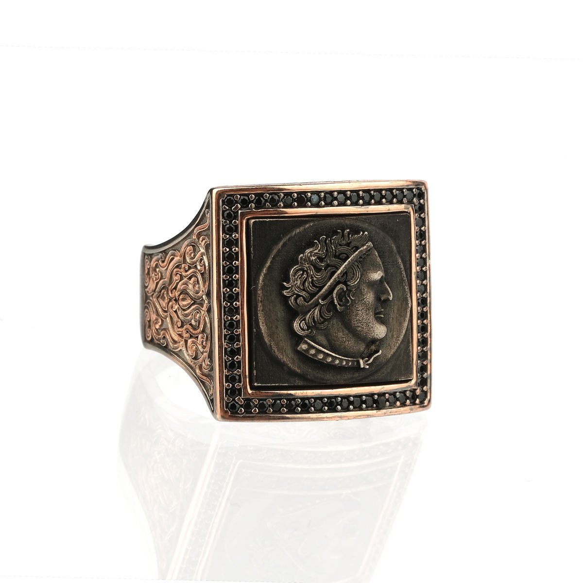 Kare Form Sikke Figürlü Yüzük