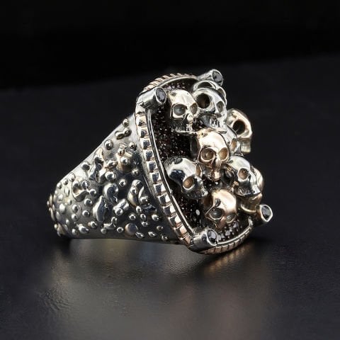 Kurukafa Figürlü Yüzük