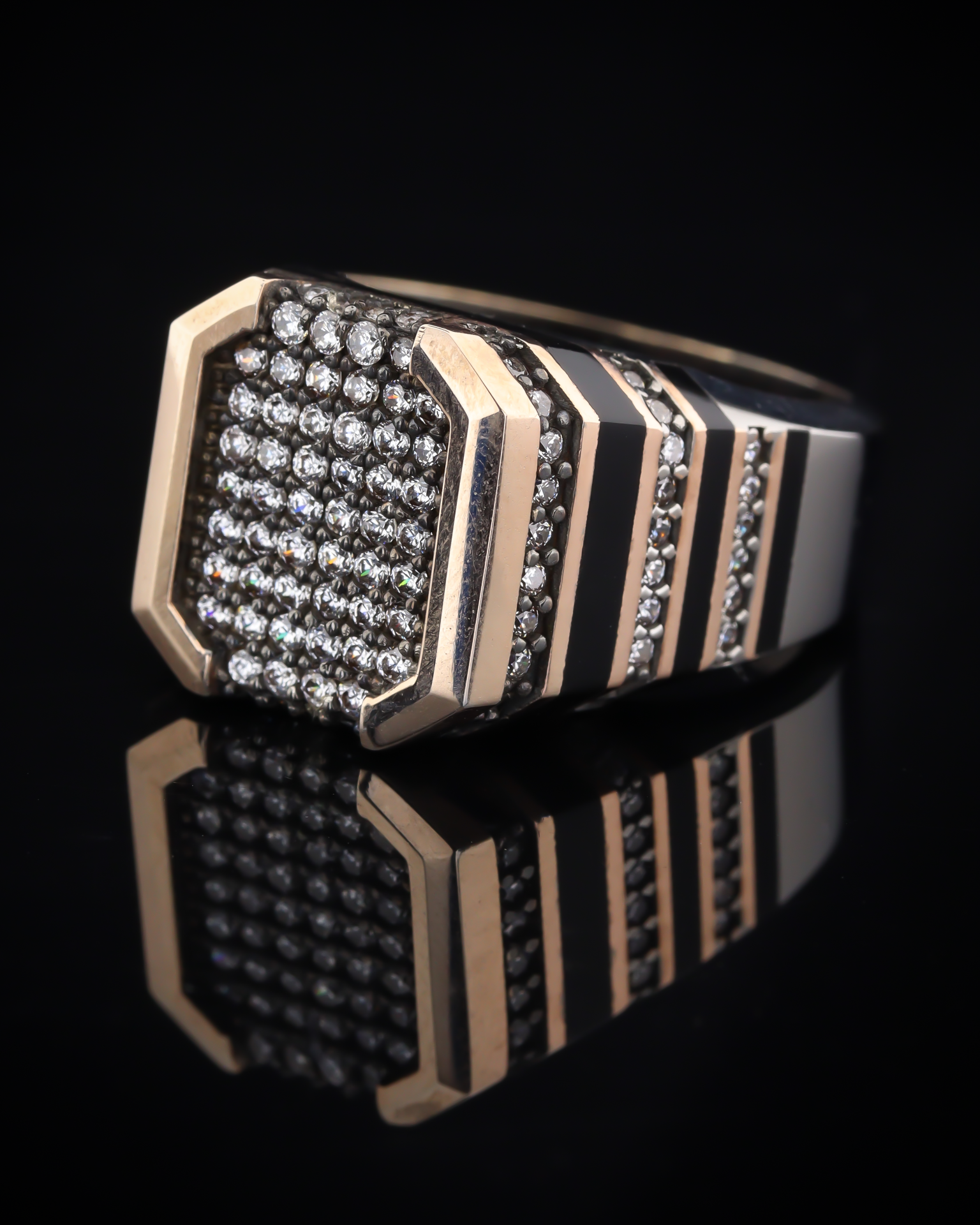 Siyah Mineli Taşlı Yüzük