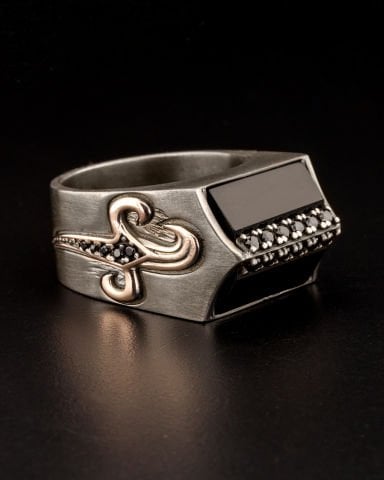 Piramit Form Onix Taşlı  Yüzük