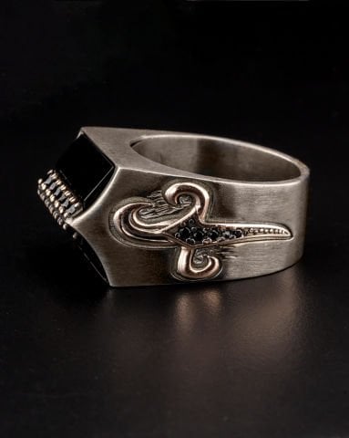 Piramit Form Onix Taşlı  Yüzük