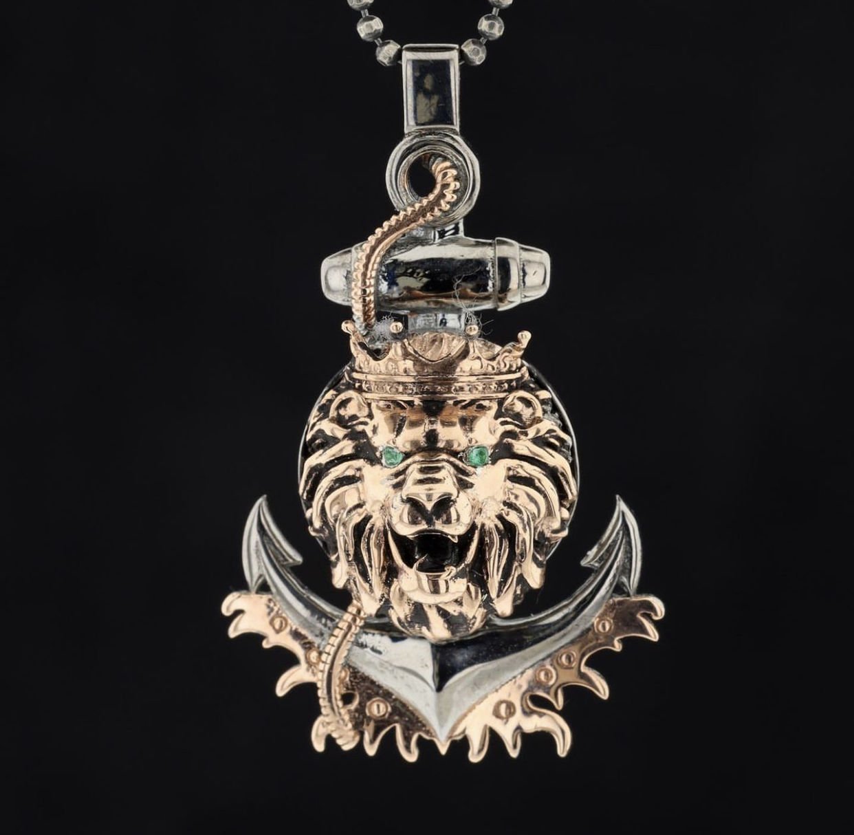 Aslan Kral Ve Çapa Figürlü Kolye