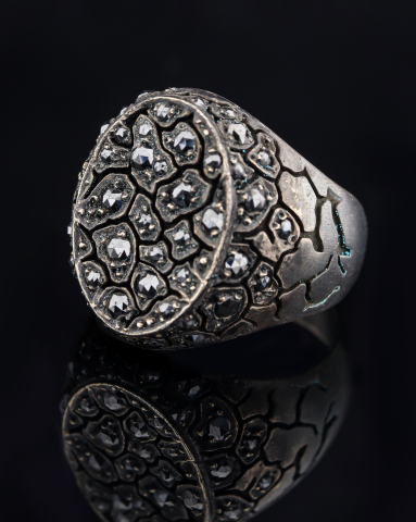 Oyma Toprak Desenli Elmas Yüzük