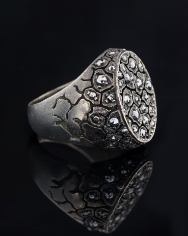 Oyma Toprak Desenli Elmas Yüzük