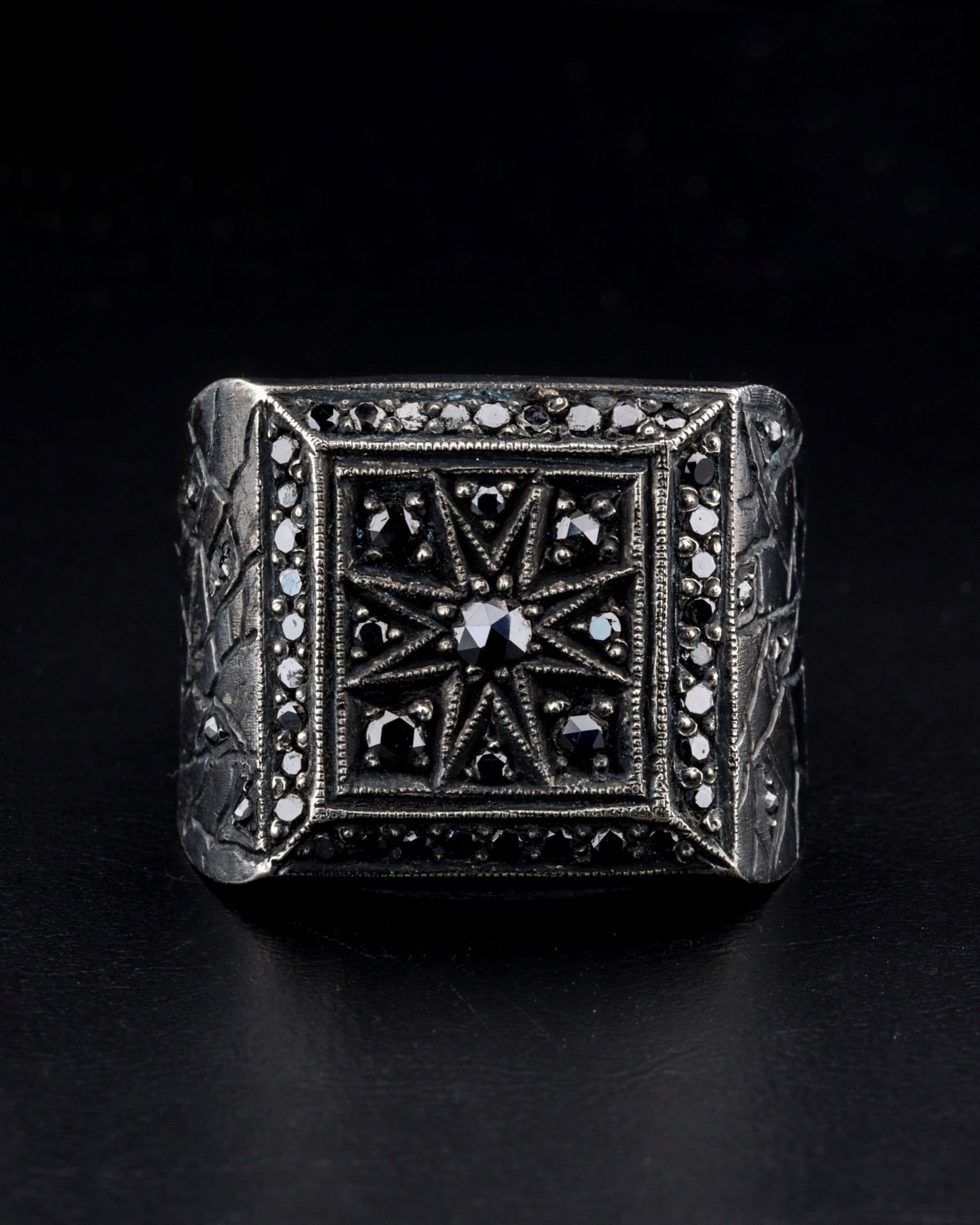 Toprak desenlı siyah elmas ayıklama kolleksiyon gümüş yüzük