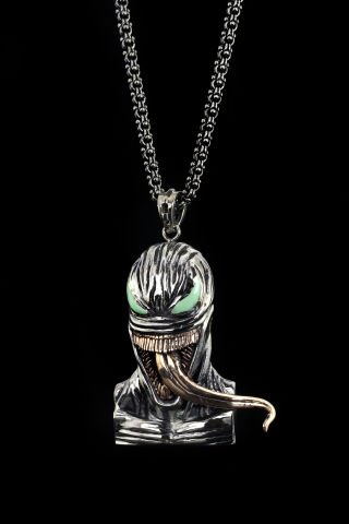 Venom Figürlü Kolye-Yeşil