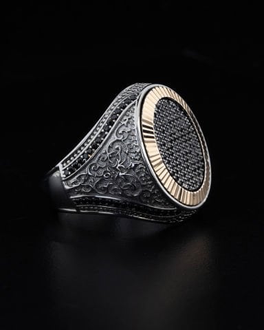 Gold Çerçeveli Desenli Yüzük