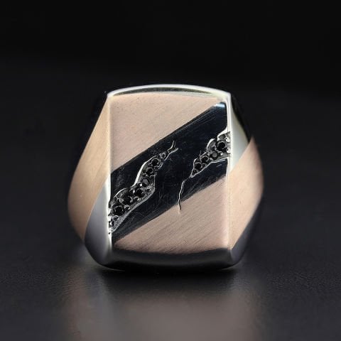 Zirkon Taş İşli Dikdörtgen Form Gümüş Yüzük